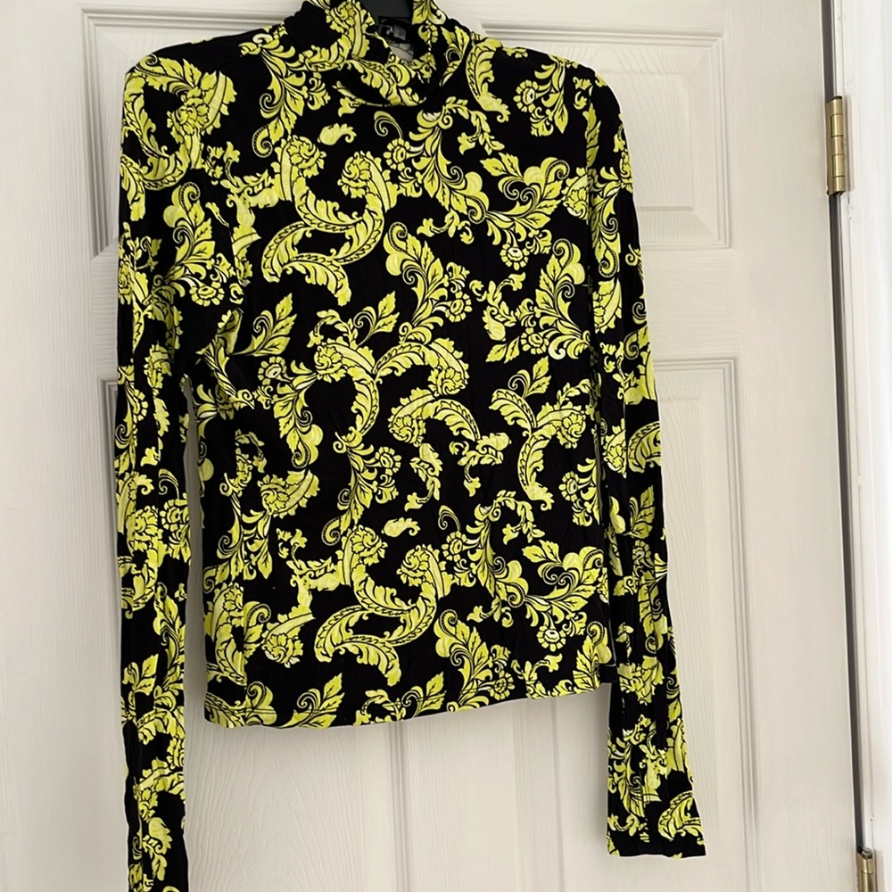 Alice and Olivia Delaina turtleneck size L great condition